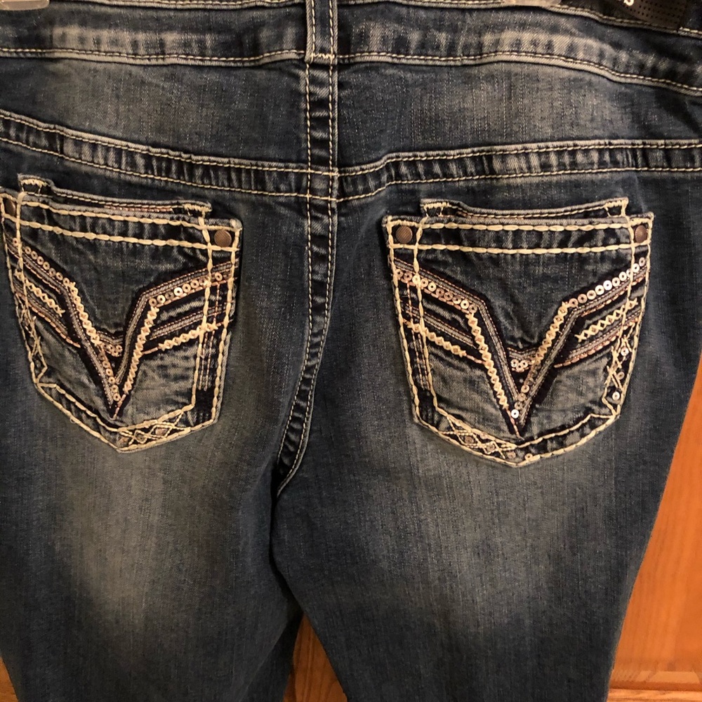 Vigoss jeans.